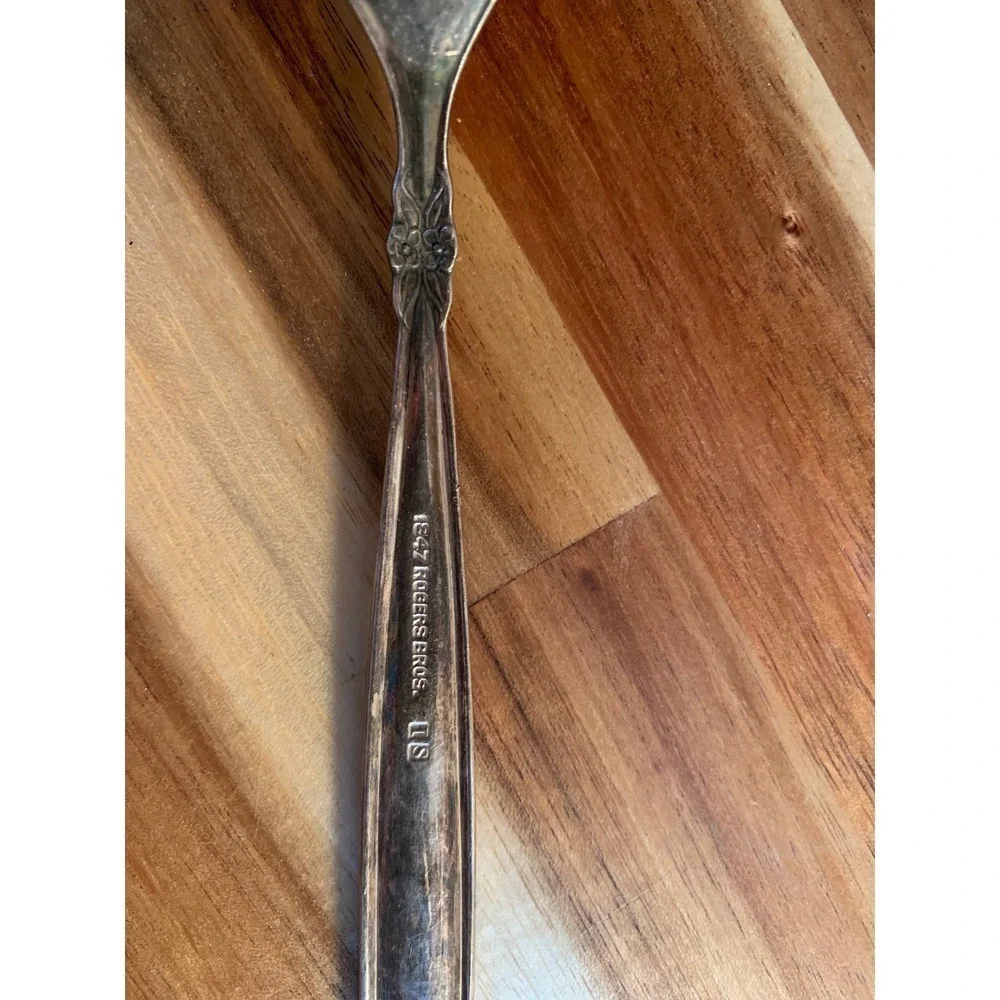 1847 Rogers Bros vintage 1847